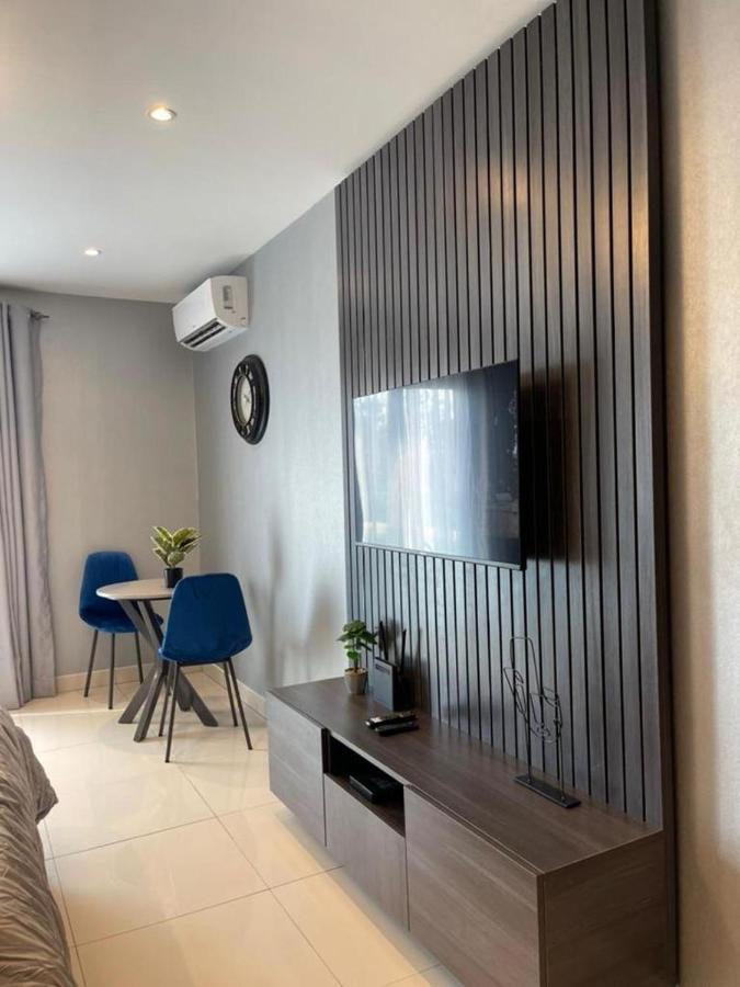 The Lennox Luxury Apartment Accra Esterno foto